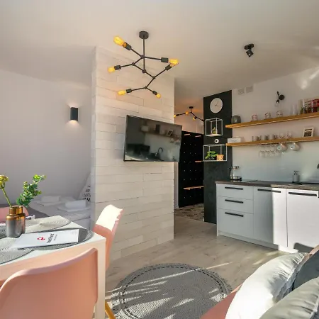Rentplanet - Izerska Apartment *