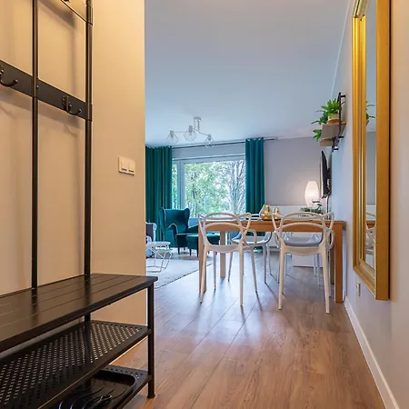 Rentplanet - Izerska Apartment